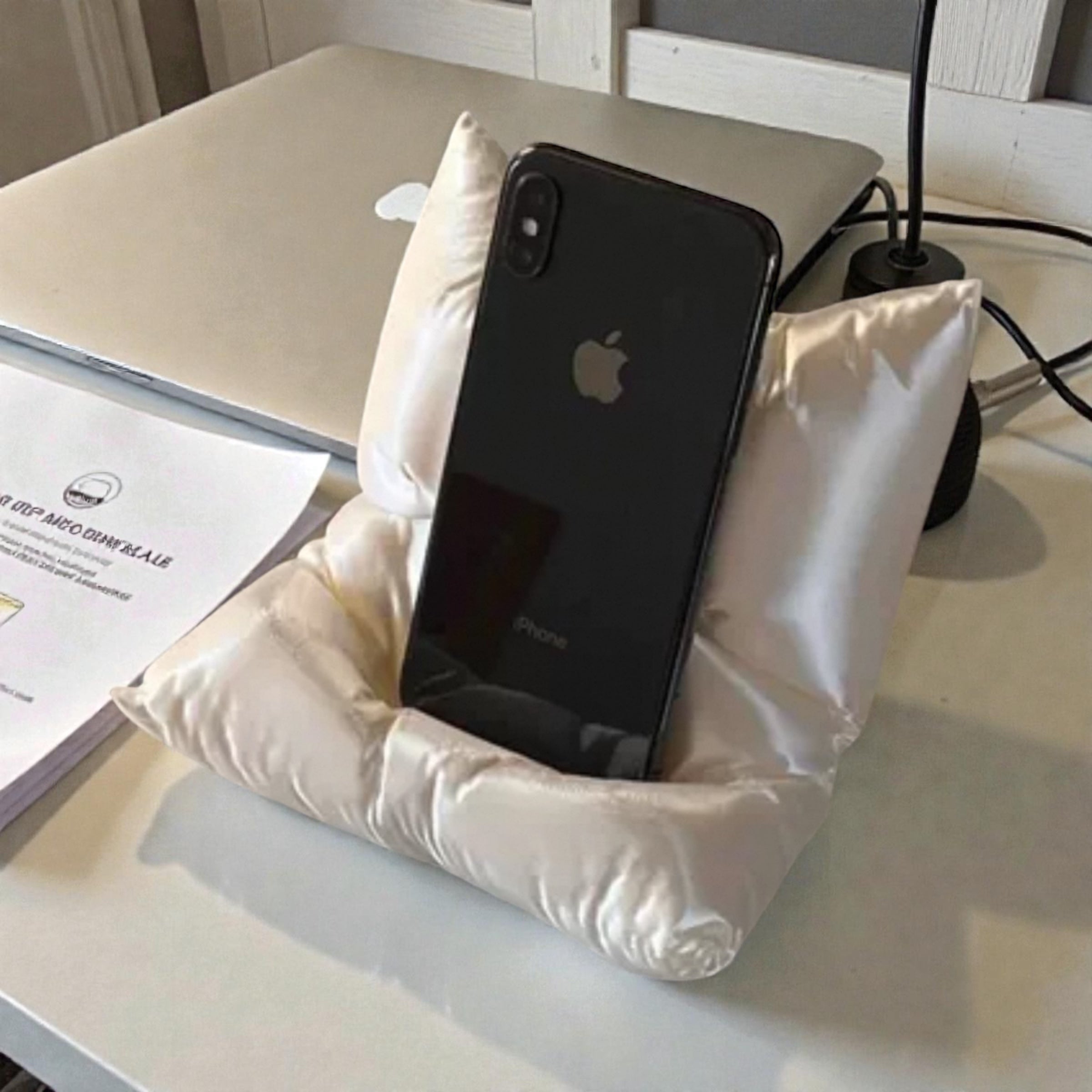 Sofa Phone Stand – Silky 3D Printed Charging Dock