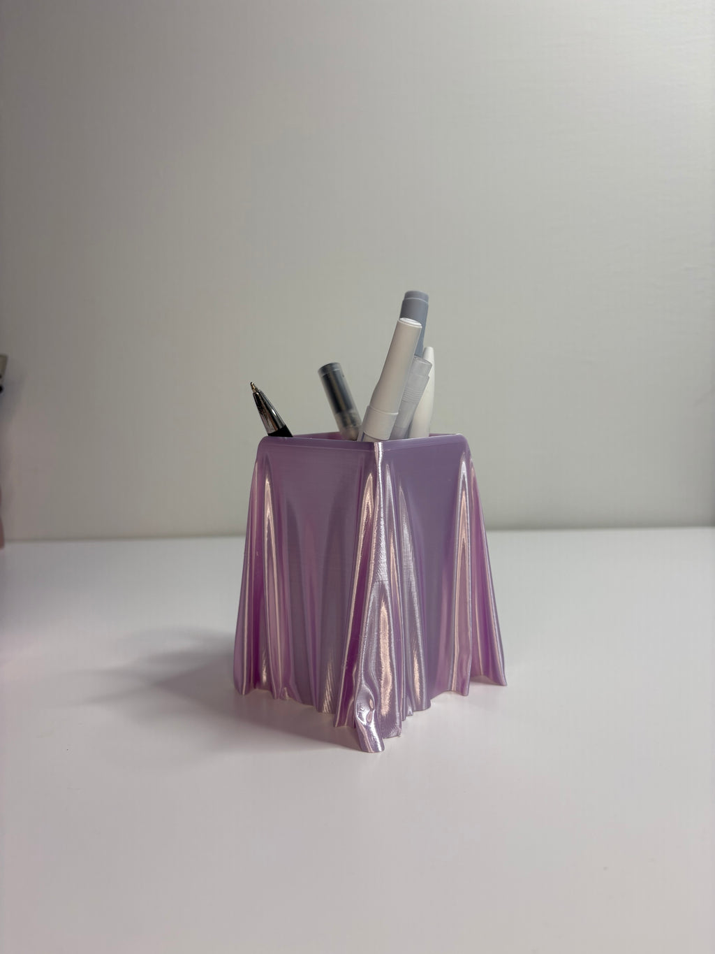 Draping Silk Brush Holder
