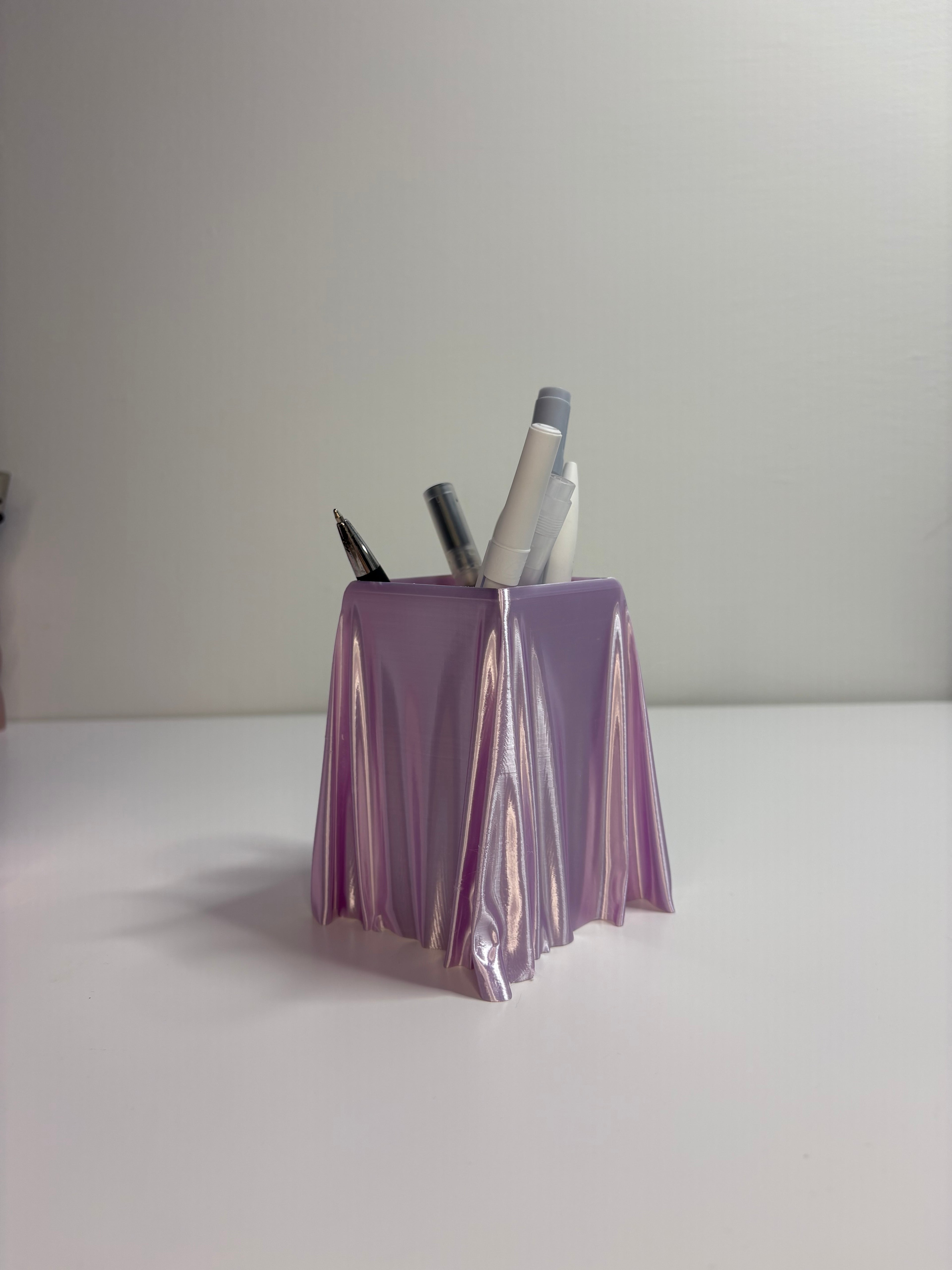 Draping Silk Brush Holder