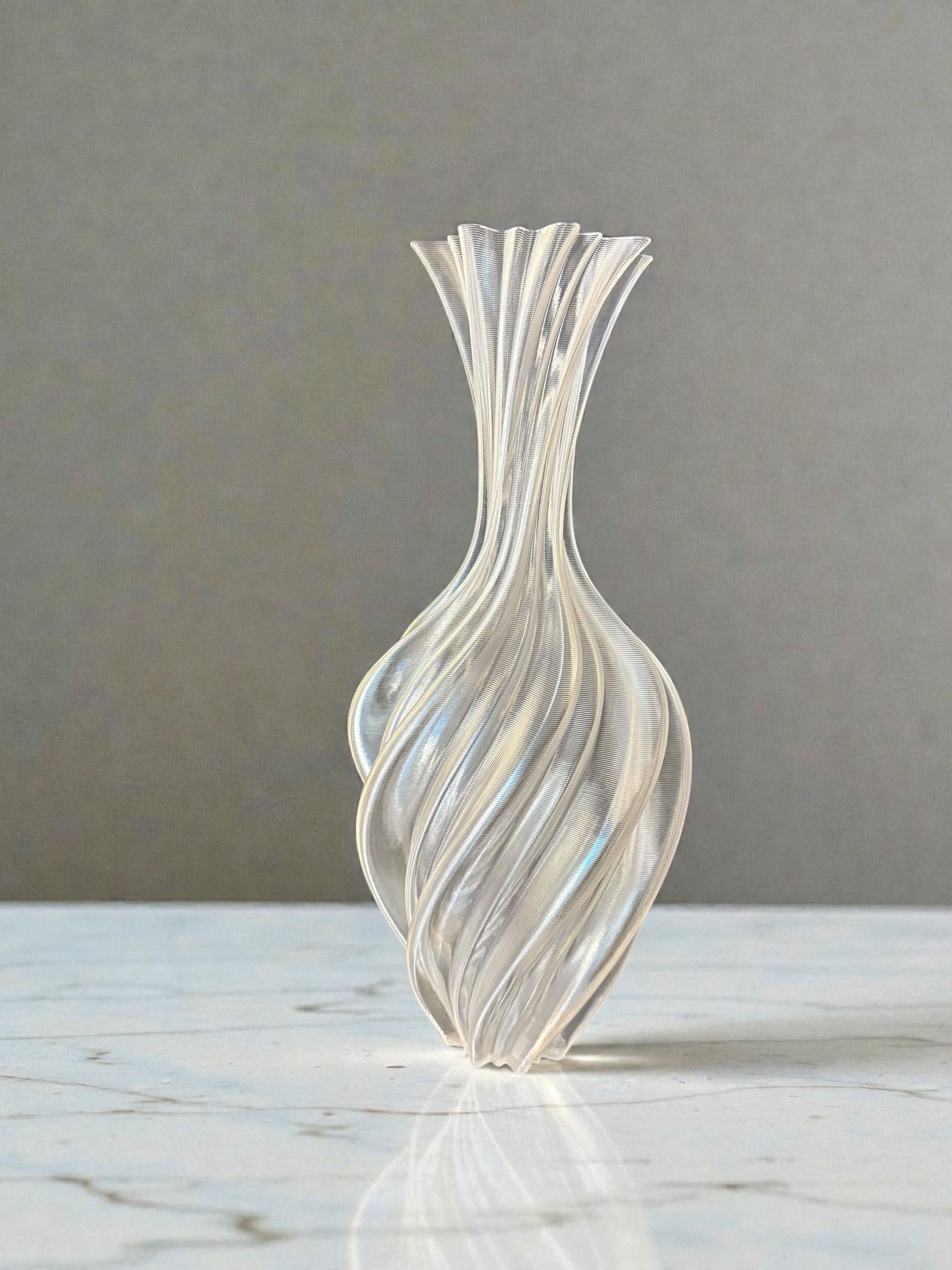 Silky Twist Vase – Sculptural 3D Printed Vase