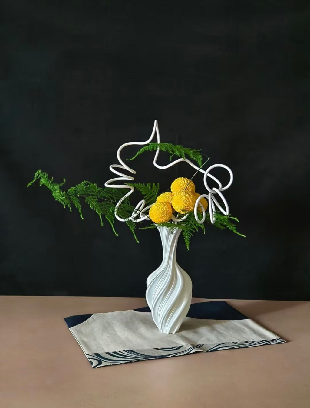 Silky Twist Vase – Sculptural 3D Printed Vase
