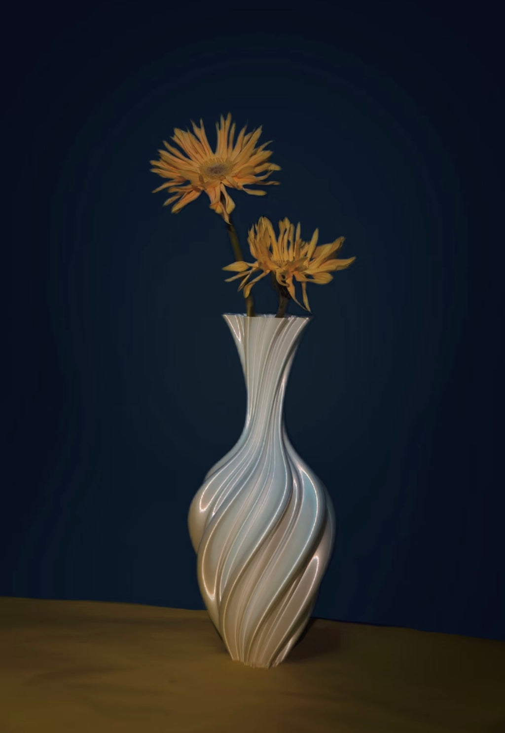 Silky Twist Vase – Sculptural 3D Printed Vase