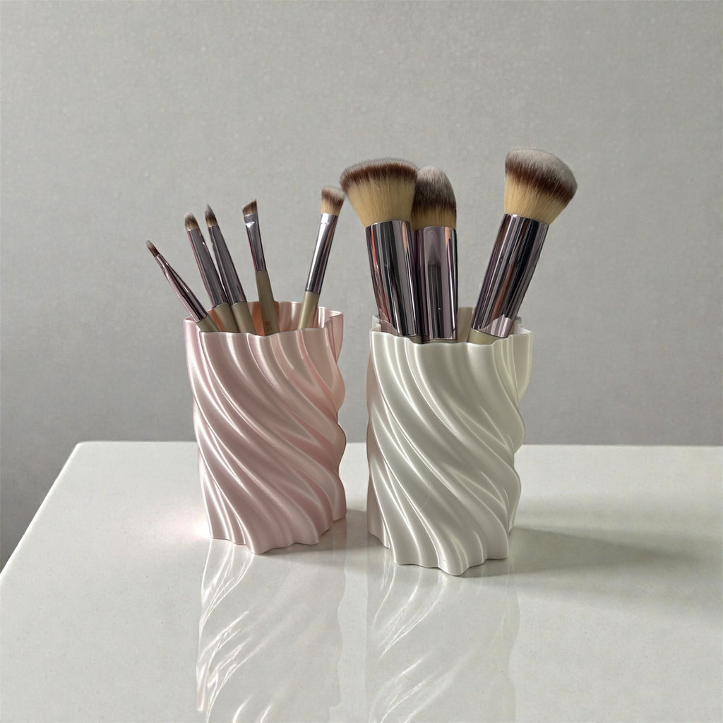3D Printed Silky Swirl Holder – Pen, Brush & Makeup Organizer