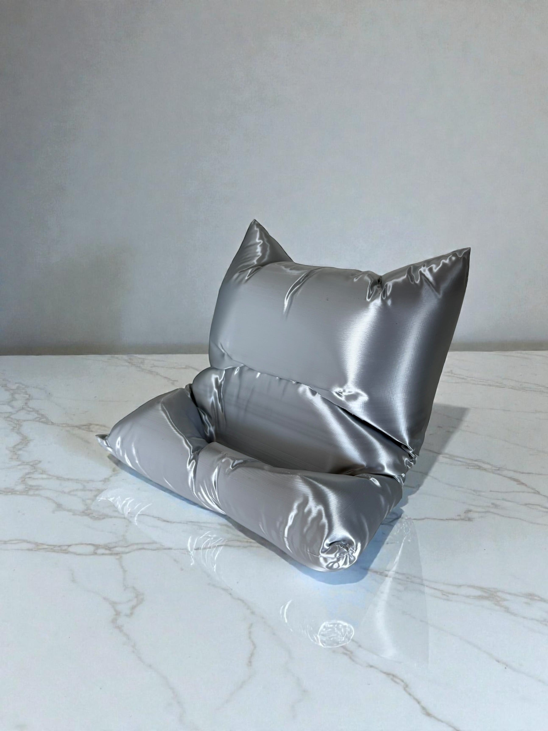 Sofa Phone Stand – Silky 3D Printed Charging Dock