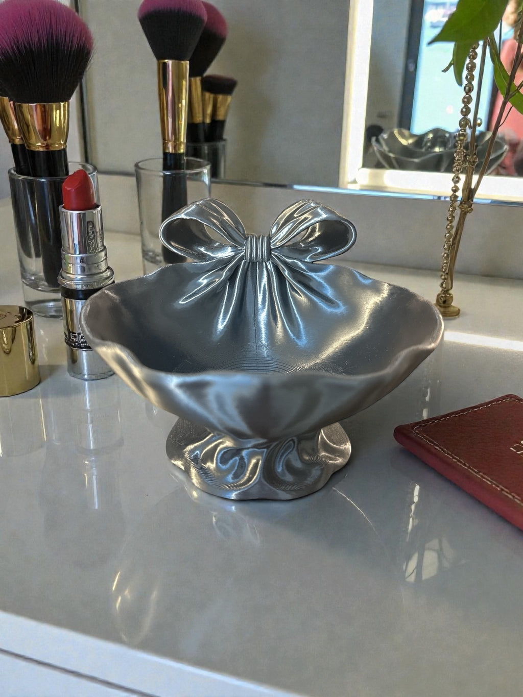 Bow Pedestal Bowl
