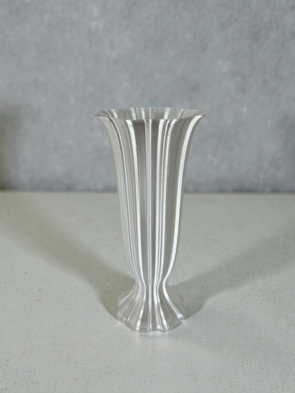 Silky Fluted Vase – 3D Printed Sculptural Decor