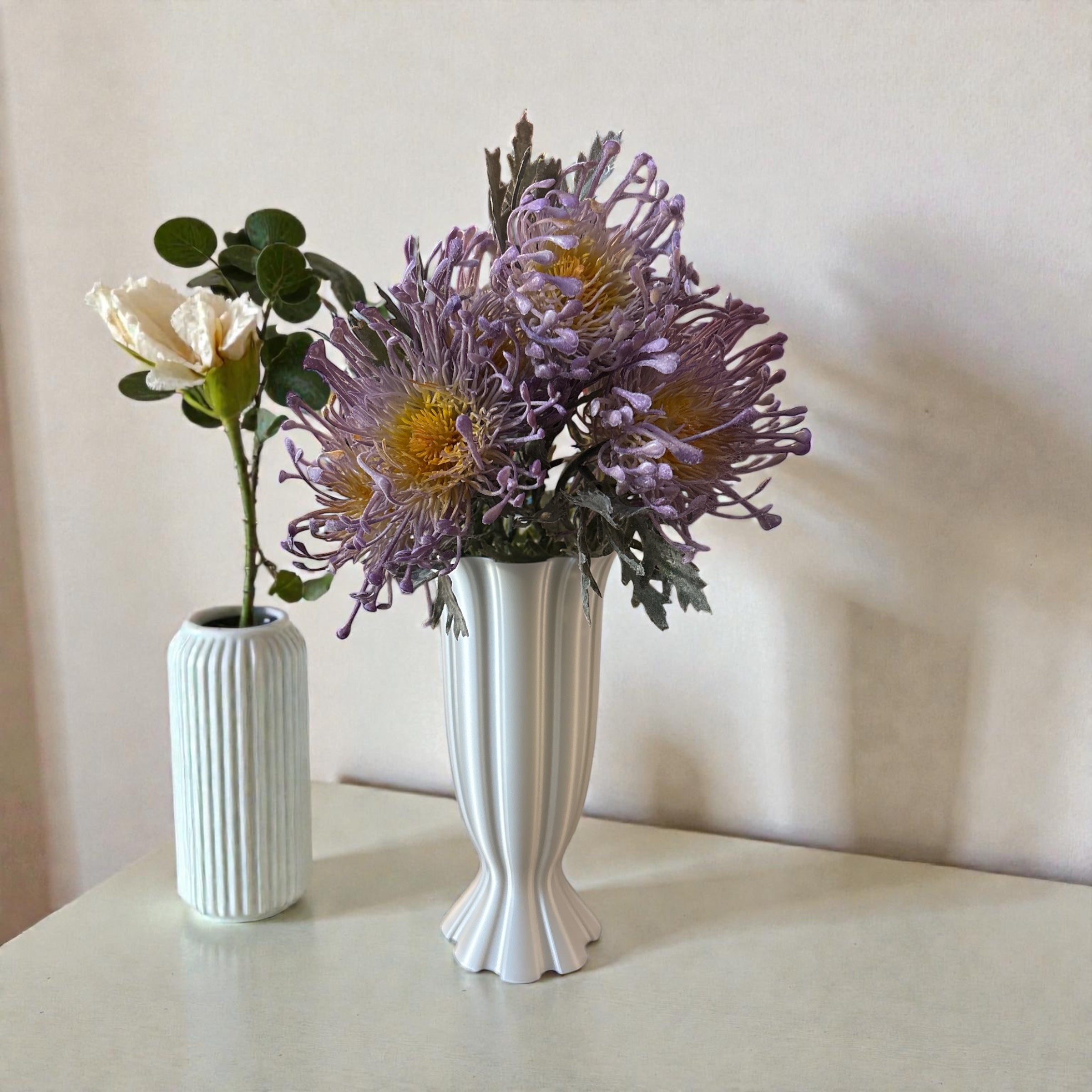 Silky Fluted Vase – 3D Printed Sculptural Decor