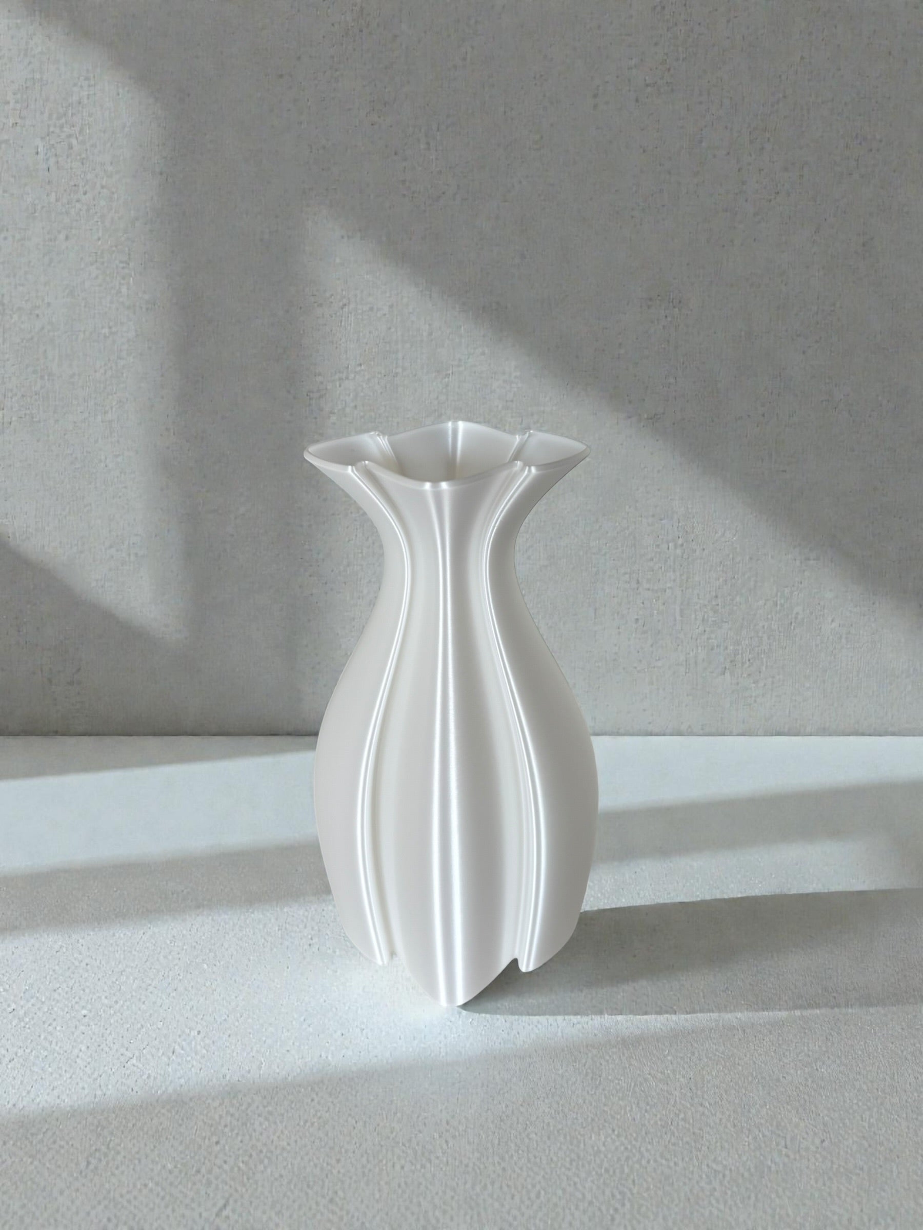 Clover Silky Curve Vase