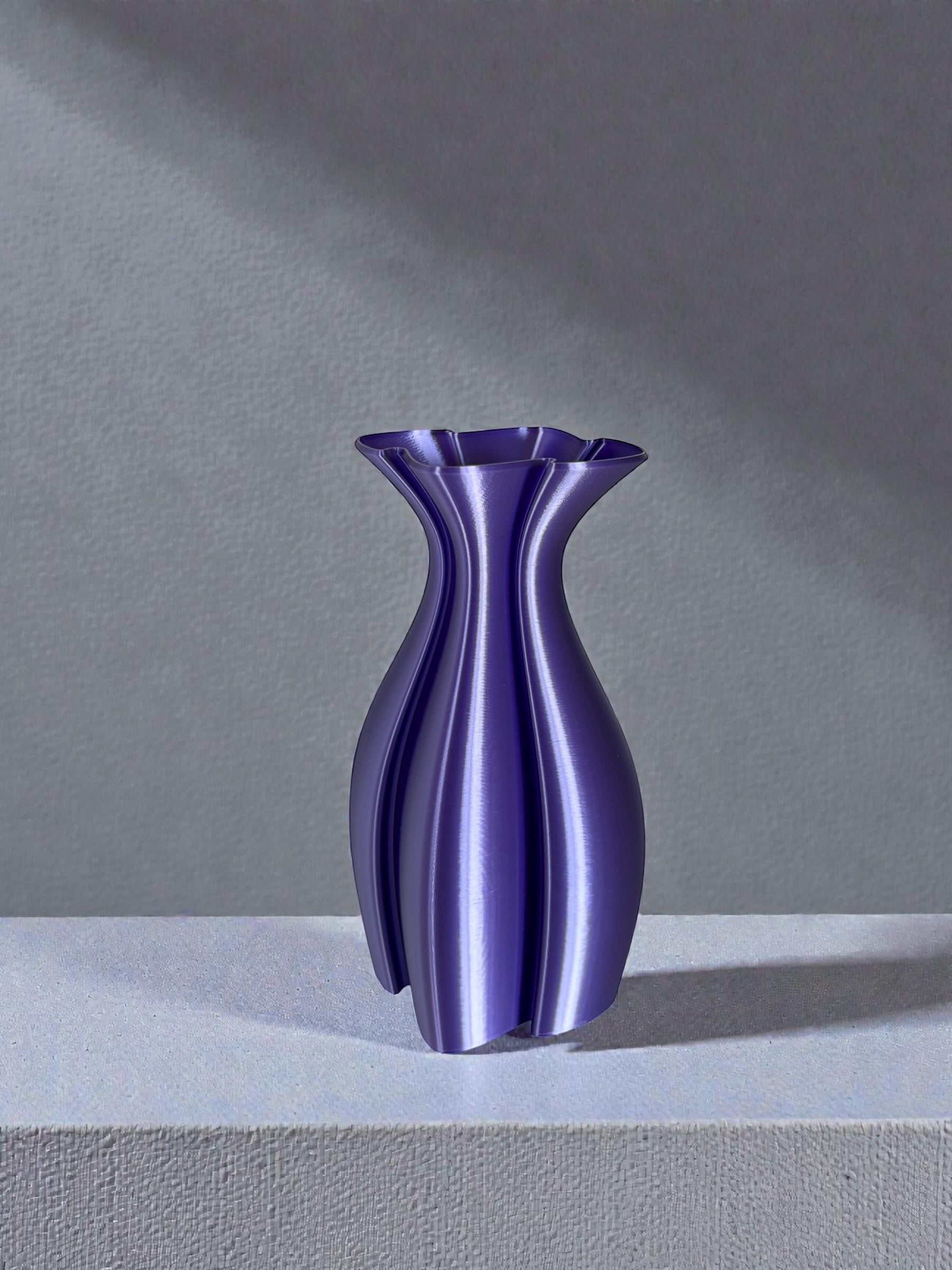 Clover Silky Curve Vase