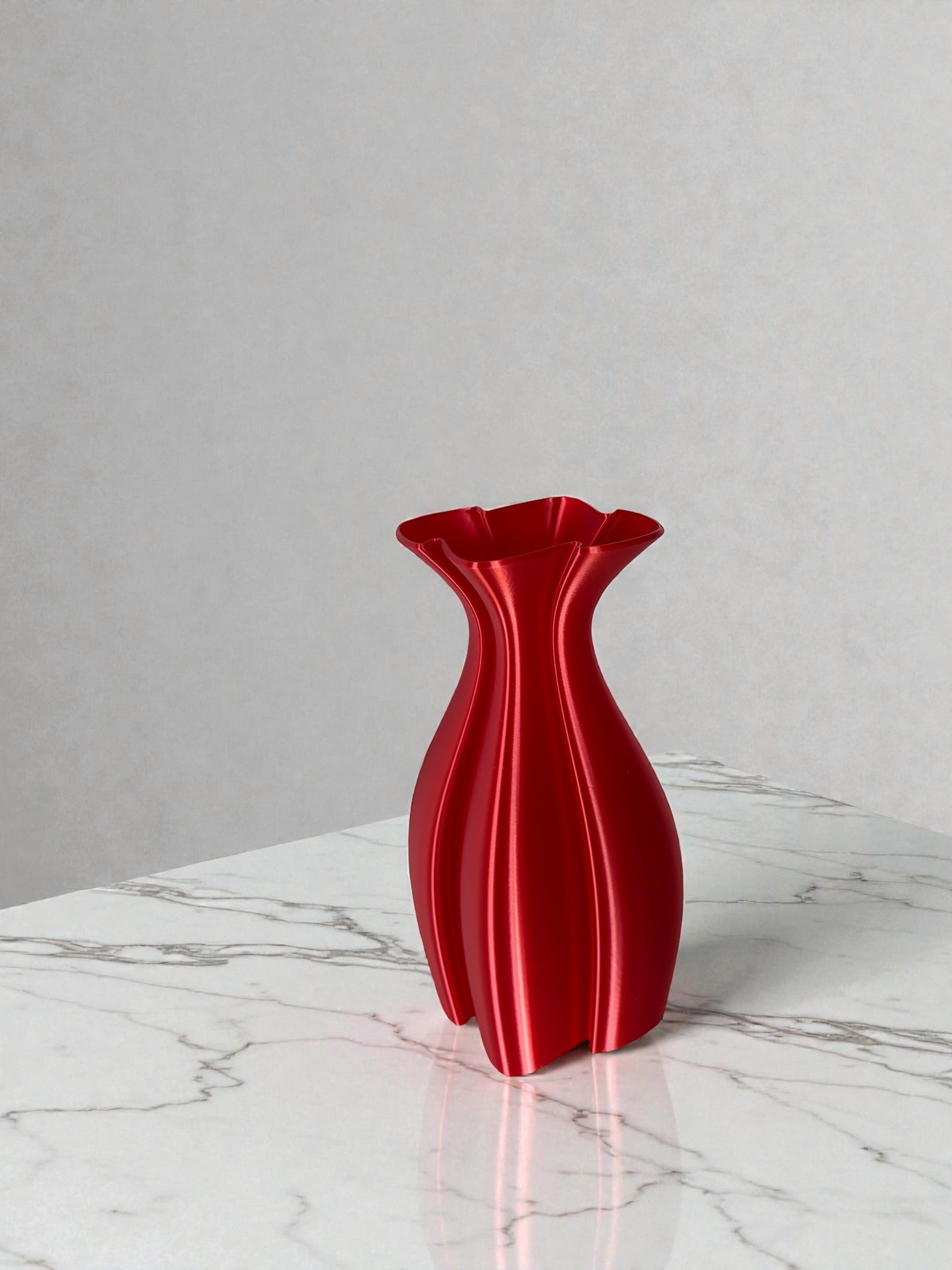 Clover Silky Curve Vase