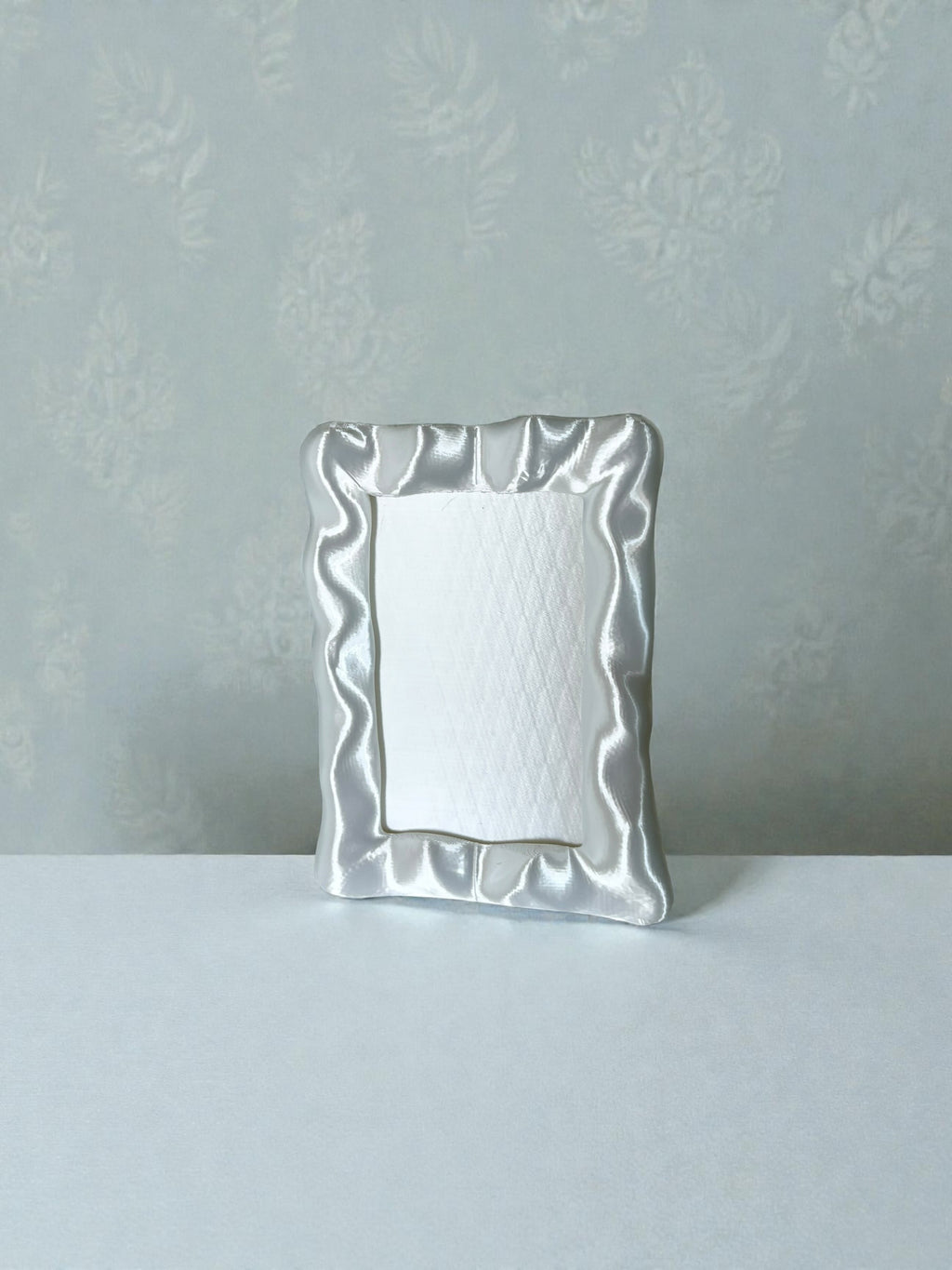 Soft Drape Photo Frame